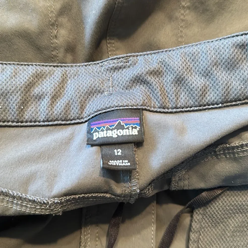 Patagonia pants 12 (2000A)